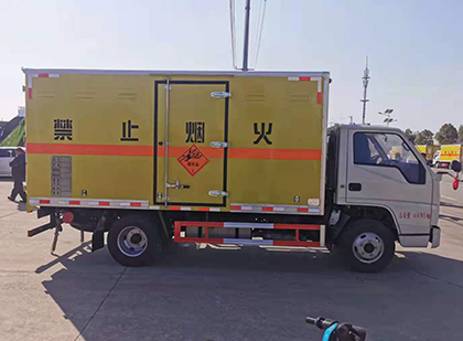 象州爆破器材运输车技术升级与安全合规新趋势